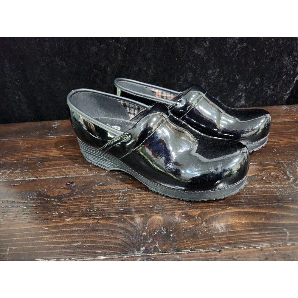 EUC Skechers Work Black Patent Slip-Resistant Patent Clogs EH Rated/Sz. 10 - Picture 3 of 9